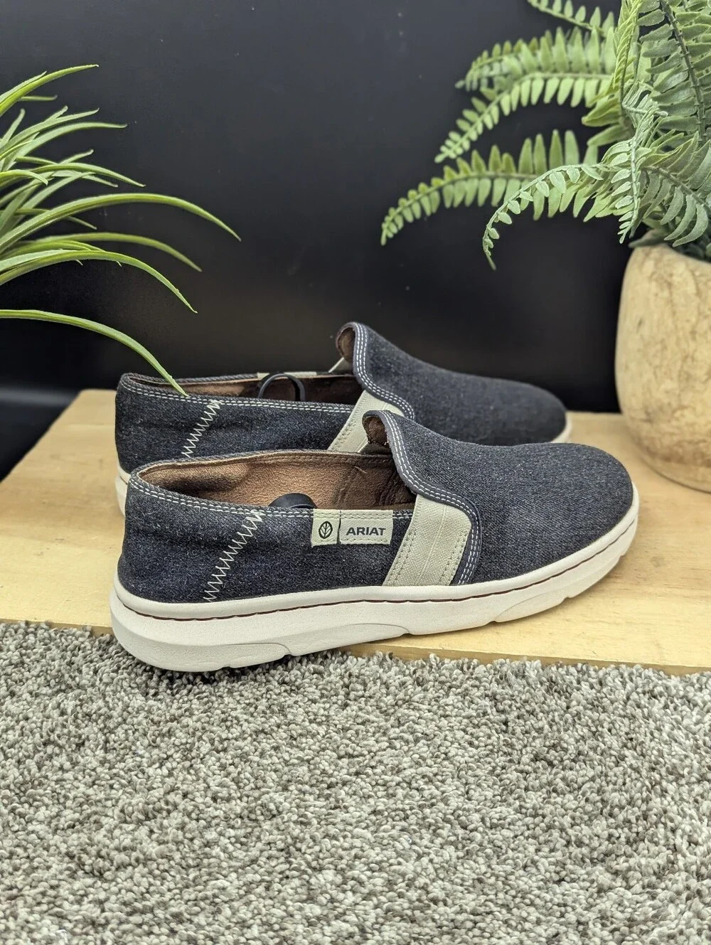 Ariat Eco Ryder Women's Size 9B Lightweight Casual Comfort Walking Errand Shoes